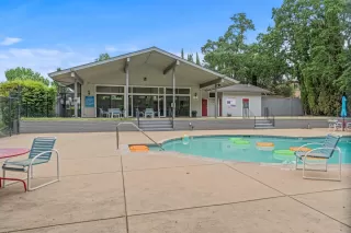 Photo #4: 223045566 Listing 