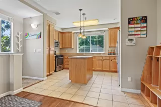 Photo #2: 223045863 Listing 