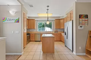 Photo #3: 223045863 Listing 