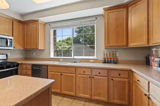 Photo #4: 223045863 Listing 