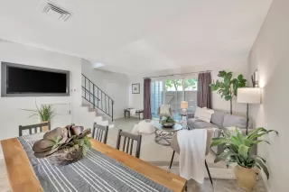 Photo #5: 223046179 Listing