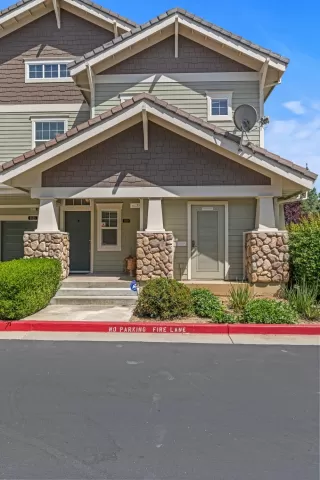 Photo #2: 223046361 Listing