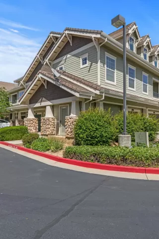 Photo #3: 223046361 Listing