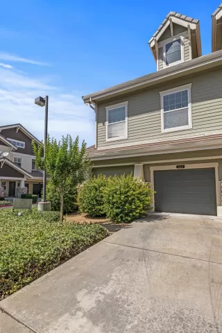 Photo #4: 223046361 Listing