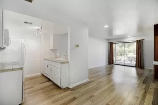 Photo #3: 223046839 Listing