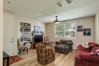 Photo #4: 223047783 Listing 