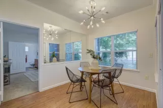 Photo #3: 223047899 Listing