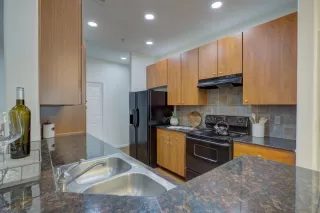 Photo #6: 223047899 Listing