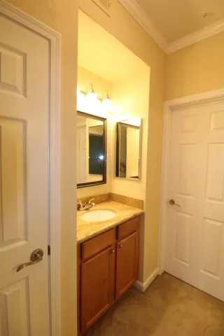 Photo #5: 223048063 Listing