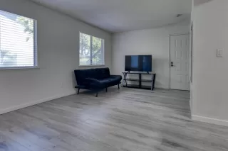 Photo #2: 223048693 Listing 