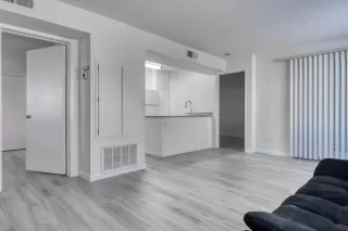 Photo #3: 223048693 Listing 