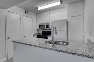 Photo #5: 223048693 Listing 