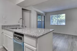 Photo #6: 223048693 Listing 