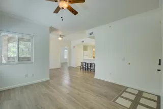 Photo #2: 223049508 Listing 