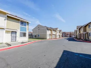 Photo #1: 223049654 Listing 