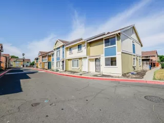 Photo #2: 223049654 Listing 