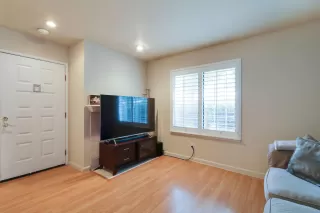 Photo #1: 223049841 Listing