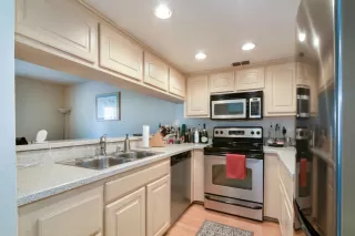 Photo #3: 223049841 Listing