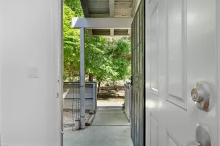 Photo #5: 223049872 Listing