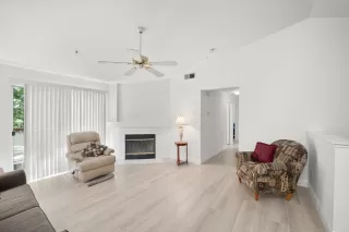 Photo #4: 223050023 Listing 