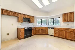 Photo #4: 223050275 Listing 