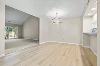 Photo #2: 223050347 Listing