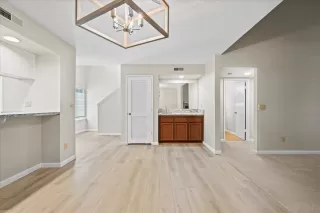 Photo #3: 223050347 Listing