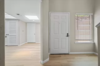 Photo #5: 223050347 Listing