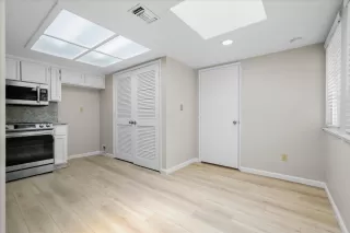 Photo #6: 223050347 Listing