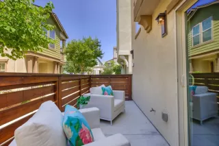 Photo #2: 223051071 Listing