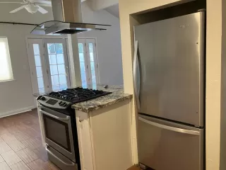 Photo #2: 223051533 Listing