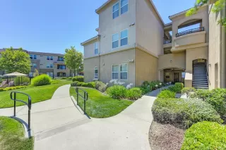 Photo #1: 223052076 Listing 