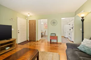 Photo #5: 223052263 Listing