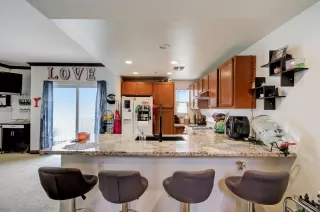Photo #2: 223052520 Listing