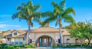 Photo #1: 223052997 Listing 