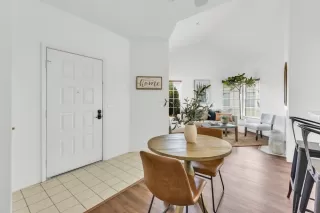 Photo #1: 223053195 Listing