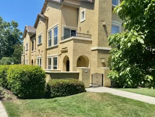 Photo #1: 223053198 Listing