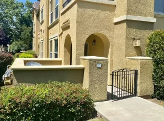 Photo #2: 223053198 Listing