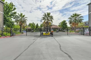 Photo #1: 223053560 Listing