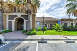 Photo #2: 223053560 Listing