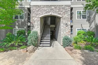 Photo #4: 223053560 Listing