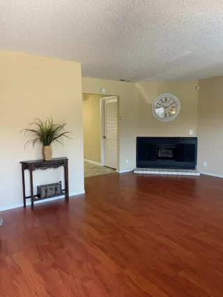 Photo #2: 223053756 Listing