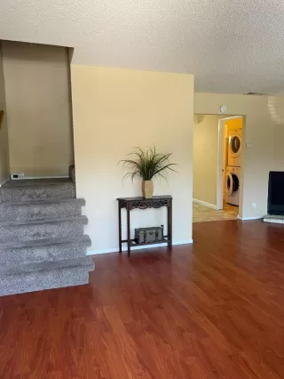 Photo #4: 223053756 Listing