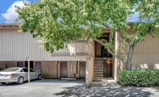 Photo #5: 223053855 Listing