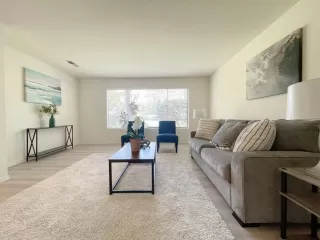 Photo #6: 223053857 Listing