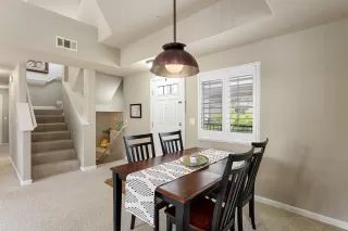 Photo #4: 223053915 Listing