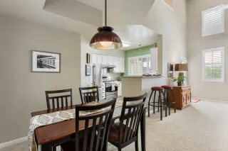 Photo #5: 223053915 Listing