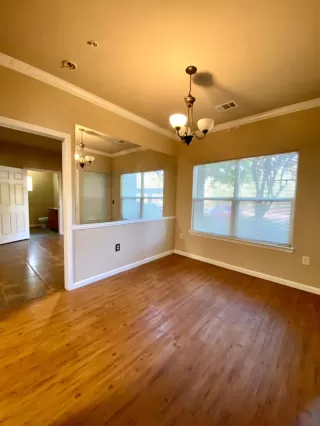 Photo #3: 223054049 Listing