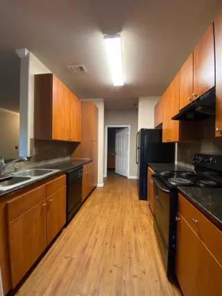 Photo #6: 223054049 Listing