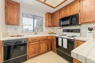 Photo #3: 223054740 Listing